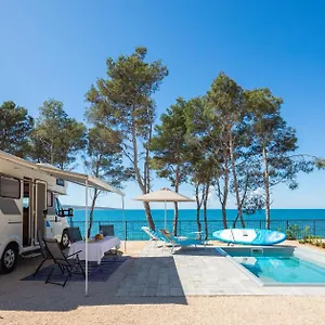 https://resort-aminess-avalona-camping-pitches.hotelinzadar.com